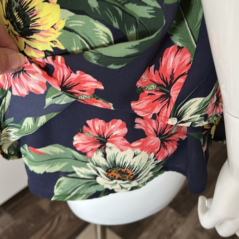 Aritzia Sunday Best Tropical Layered Shorts - Picture 10 of 16